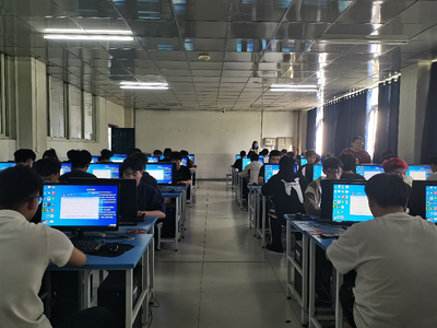 信息工程學院中計算機網(wǎng)絡(luò)信息與軟件技術(shù)的技術(shù)開發(fā)